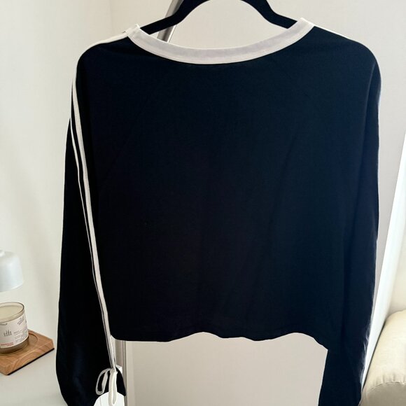 Oak + Fort Lounge Set - Pants and Long Sleeve Cropped Ahirt - Picture 2 of 8